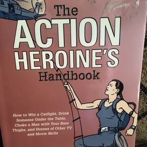 Heroines action handbook. Cute coffee table book